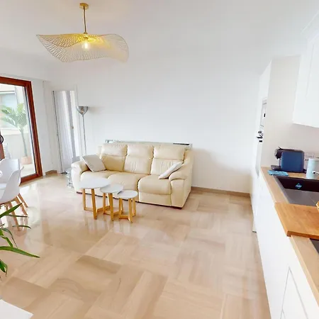 Superbe 4p Renove Climatise Avec Terrasse Proche Et Centre - Fr-1-196-359 *